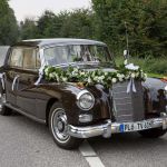 Die Braut kommt im Oldtimer - Hochzeit in Spohienhof bei Preetz von Kerstin und Sebastian aus Hamburg